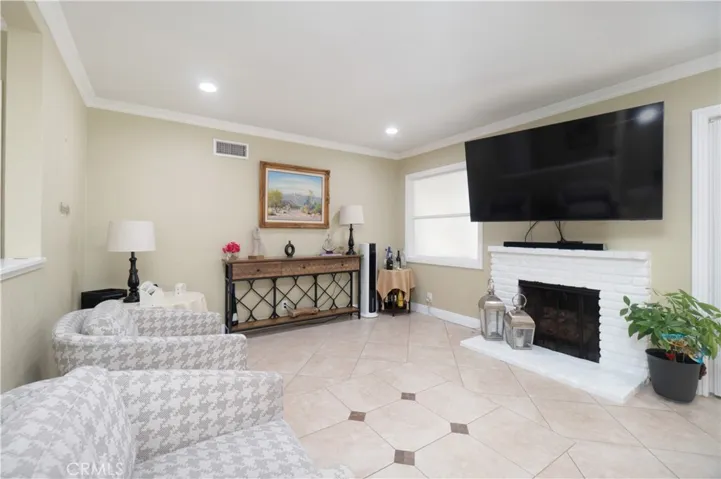 2501 Deodar, Santa Ana, California 92705