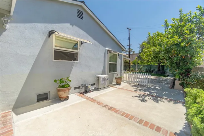2501 Deodar, Santa Ana, California 92705