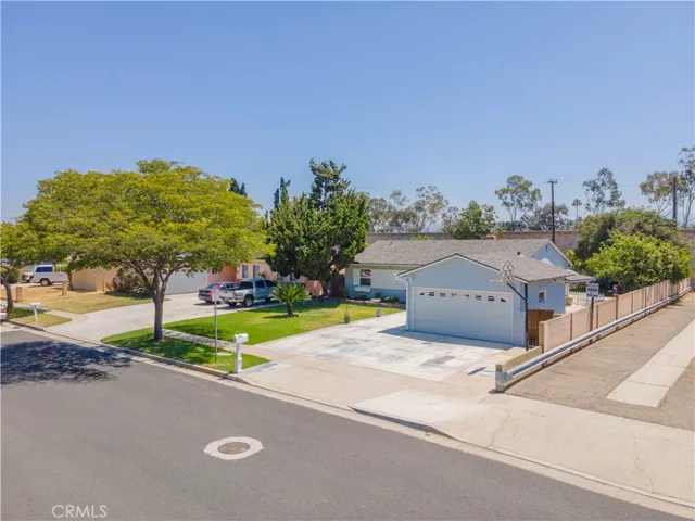 2501 Deodar, Santa Ana, California 92705