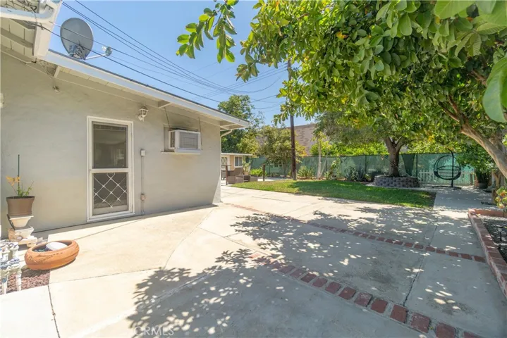 2501 Deodar, Santa Ana, California 92705