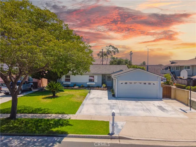 2501 Deodar, Santa Ana, California 92705
