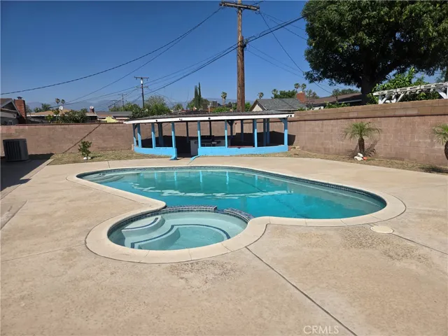 979 N Gardena, Rialto, California 92376