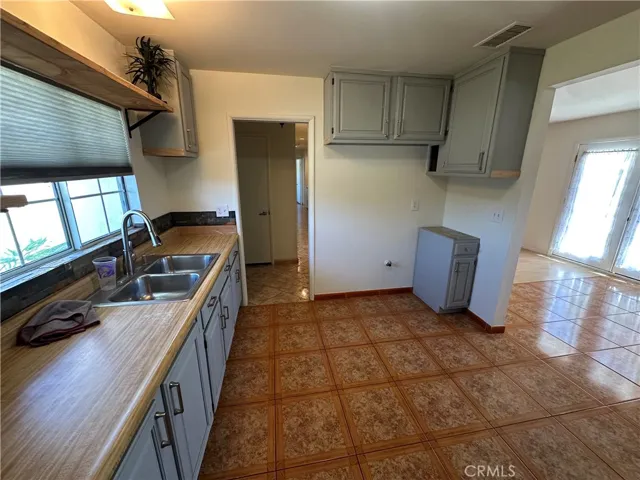 979 N Gardena, Rialto, California 92376
