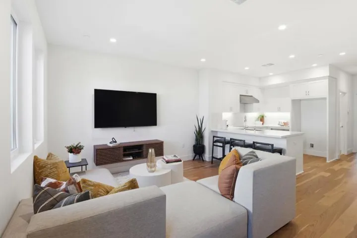 1129 Esther Court, Palo Alto, California 94303