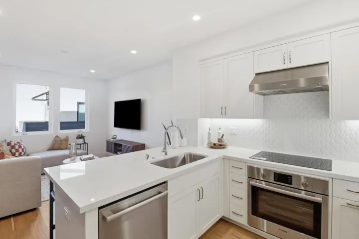 1129 Esther Court, Palo Alto, California 94303