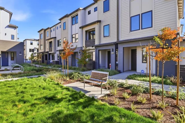 1129 Esther Court, Palo Alto, California 94303