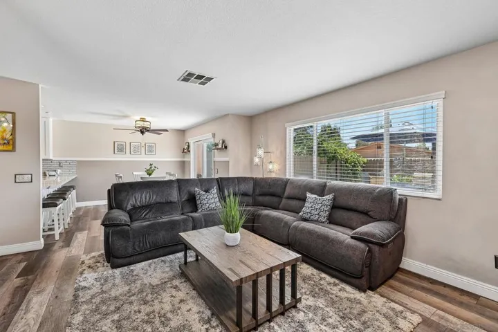 955 Buckeye Ct, El Cajon, California 92021