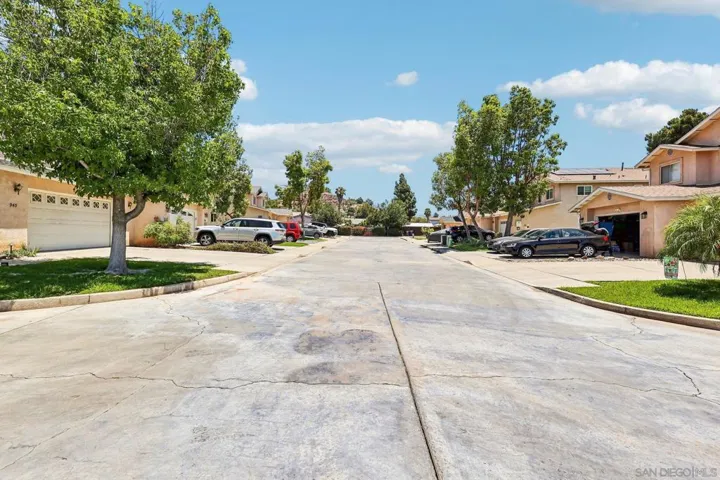 955 Buckeye Ct, El Cajon, California 92021