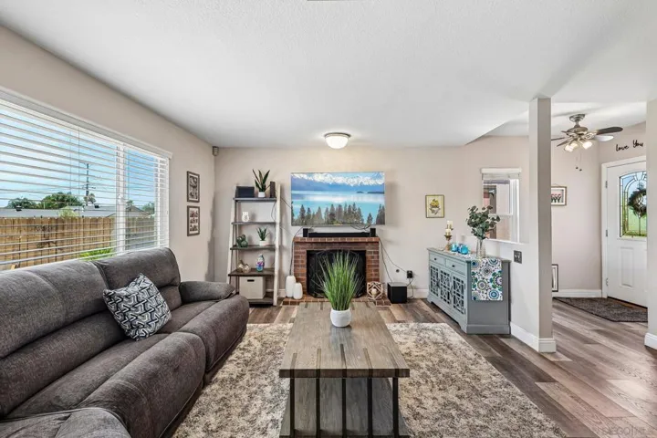 955 Buckeye Ct, El Cajon, California 92021