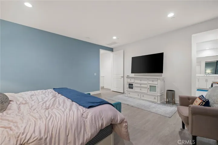 25015 Shady Birch Court, Santa Clarita, California 91387