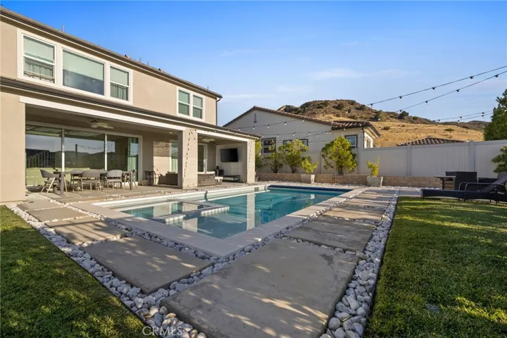 25015 Shady Birch Court, Santa Clarita, California 91387