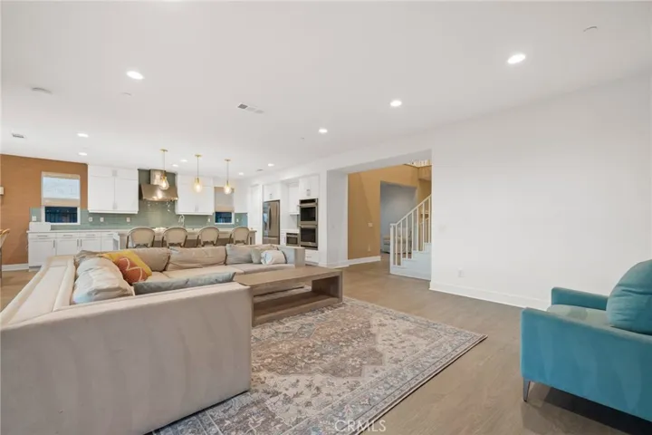 25015 Shady Birch Court, Santa Clarita, California 91387