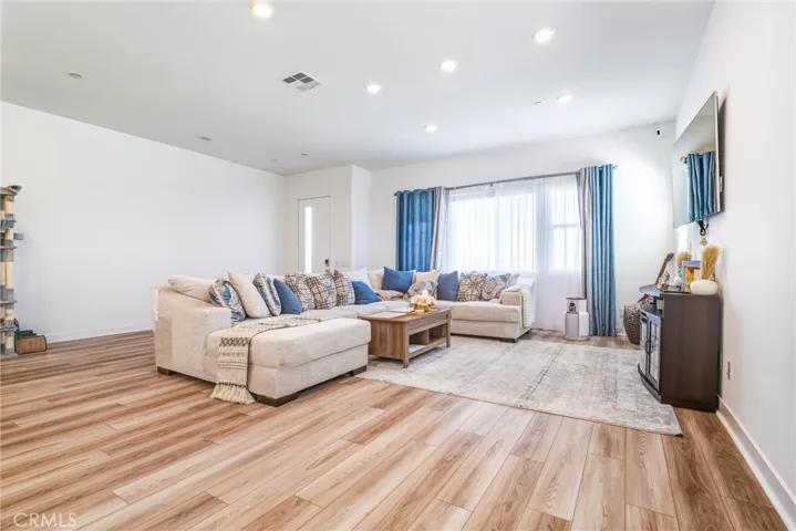 26767 Laurel Mountain Loop, Valencia, California 91381