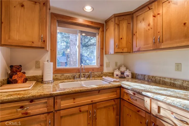 771 Tulip Drive, Green Valley Lake, California 92341