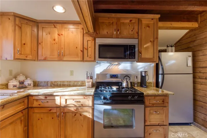 771 Tulip Drive, Green Valley Lake, California 92341