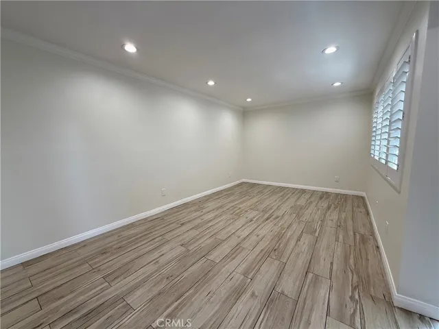 19230 Hamlin, Reseda, California 91335