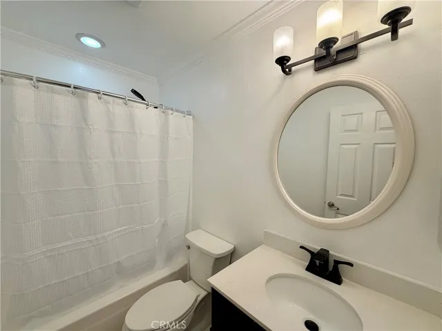 19230 Hamlin, Reseda, California 91335