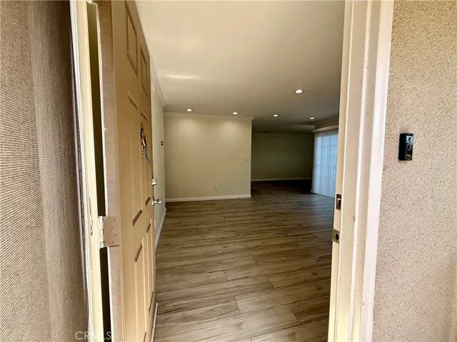 19230 Hamlin, Reseda, California 91335
