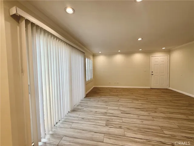 19230 Hamlin, Reseda, California 91335