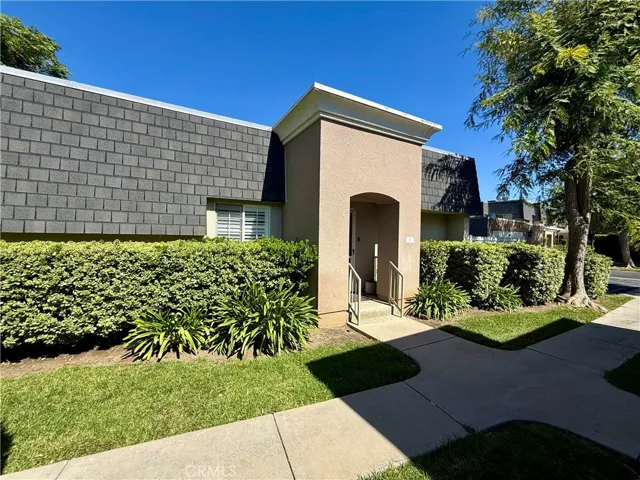 19230 Hamlin, Reseda, California 91335