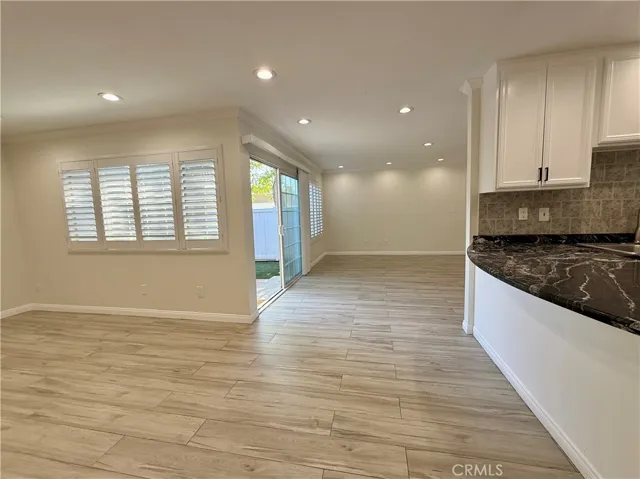 19230 Hamlin, Reseda, California 91335