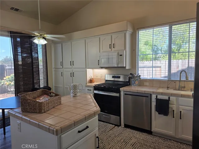 3888 Les Maisons, Santa Maria, California 93455