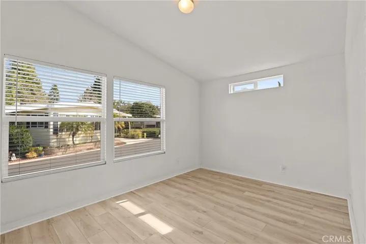 Front bedroom 2