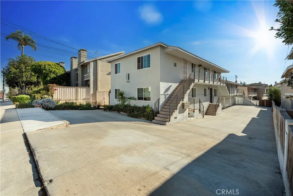 1906 Carnegie Ln