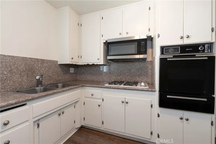 1906 Carnegie Lane E, Redondo Beach, California 90278