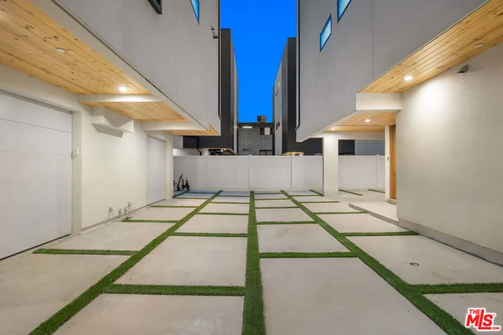 5313 Ben Avenue 1, Valley Village, California 91607