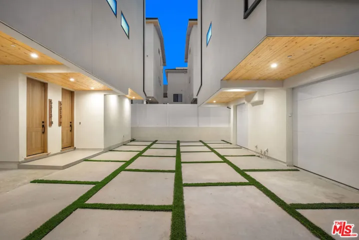 5313 Ben Avenue 1, Valley Village, California 91607