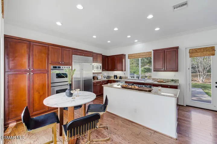 6103 Deerhill Rd-11