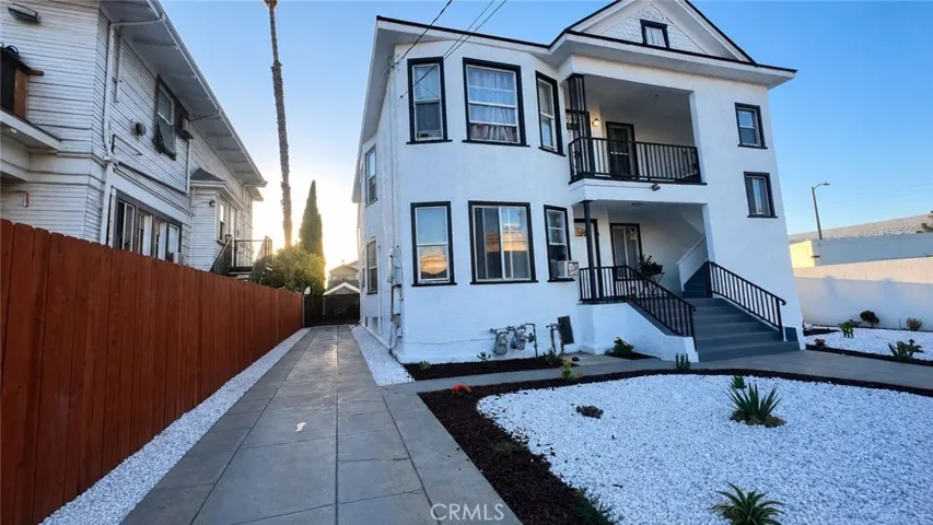 1405 Oak, Los Angeles, California 90015