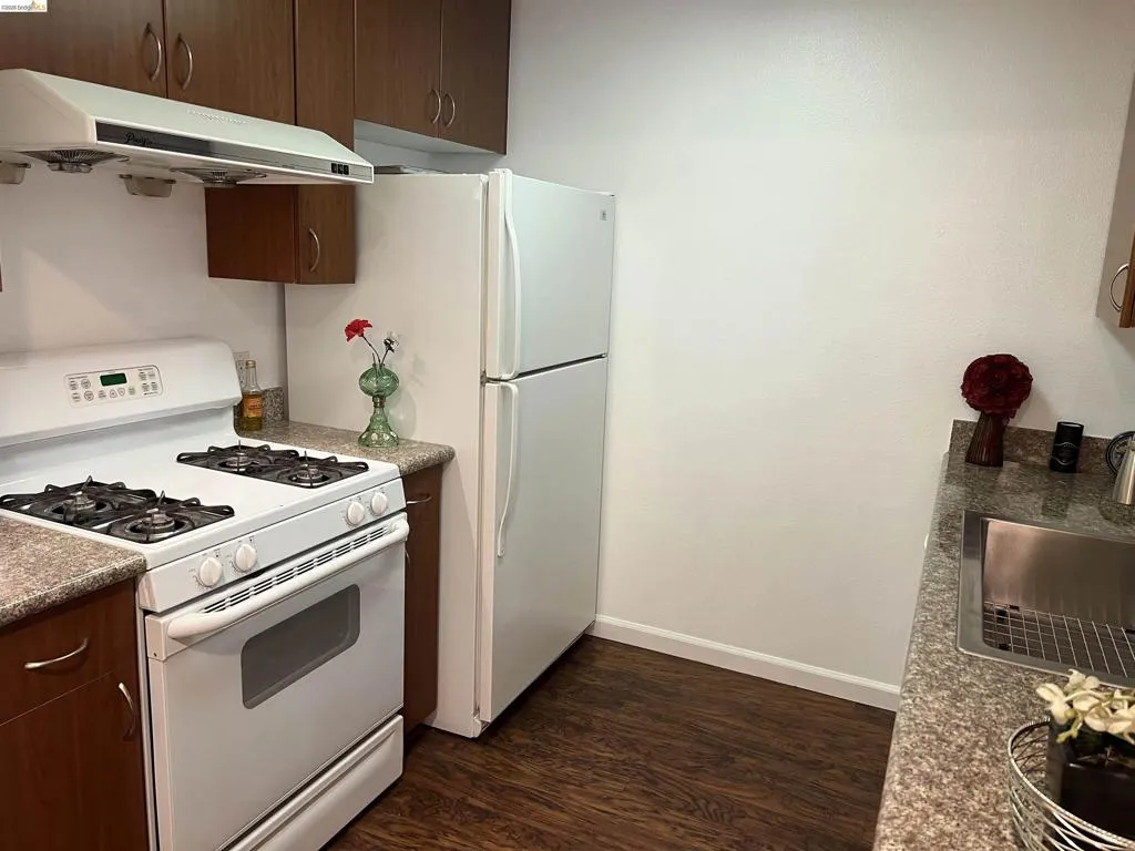 989 Franklin Street 307, Oakland, California 94607 — photo 4