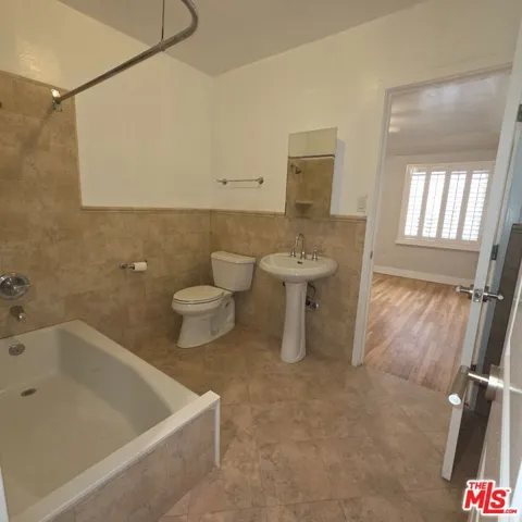 418 S Roxbury Drive, Beverly Hills, California 90212
