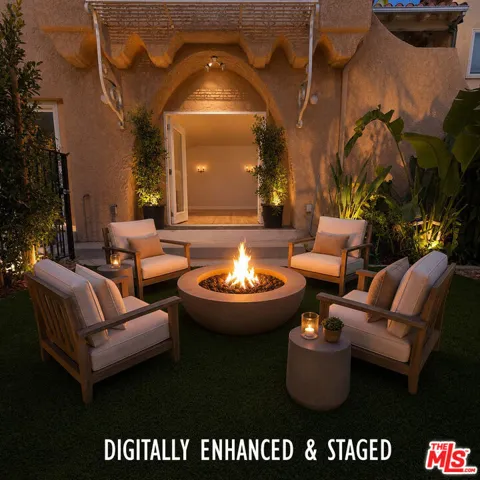 Private Yard Off Living Room O