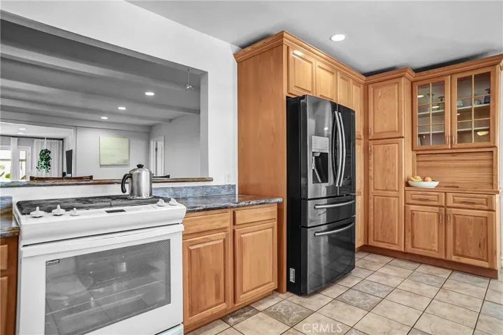 8018 Hatillo, Winnetka, California 91306