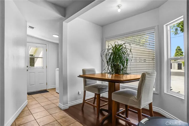 8018 Hatillo, Winnetka, California 91306