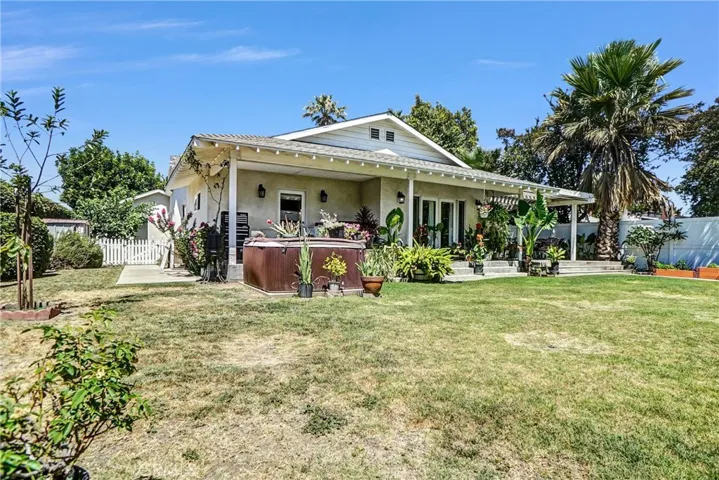 8018 Hatillo, Winnetka, California 91306