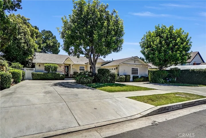 8018 Hatillo, Winnetka, California 91306
