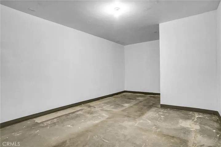 8018 Hatillo, Winnetka, California 91306