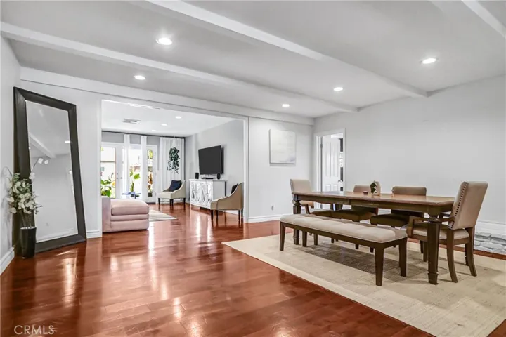 8018 Hatillo, Winnetka, California 91306