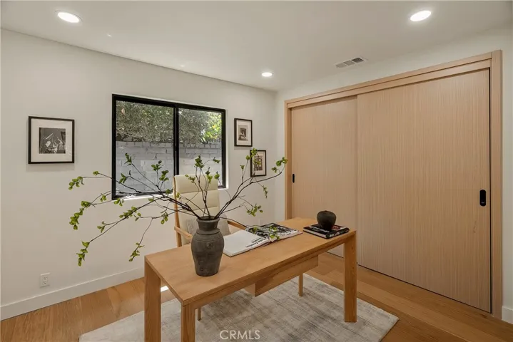 12311 Hartsook Street, Valley Village, California 91607