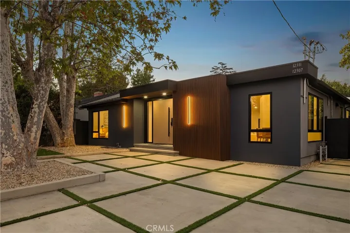 12311 Hartsook Street, Valley Village, California 91607
