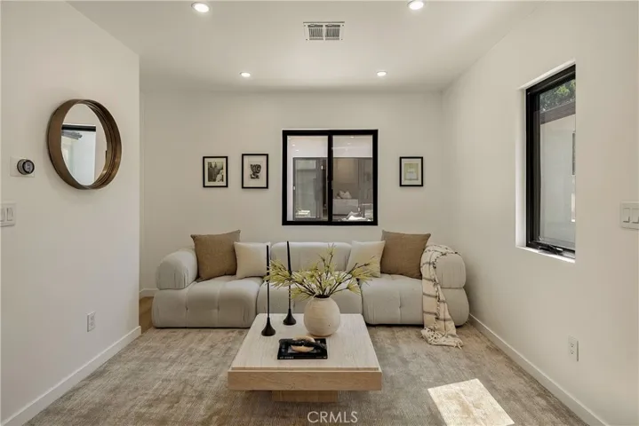 12311 Hartsook Street, Valley Village, California 91607