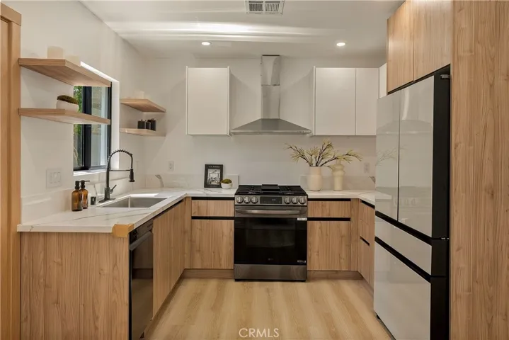 12311 Hartsook Street, Valley Village, California 91607