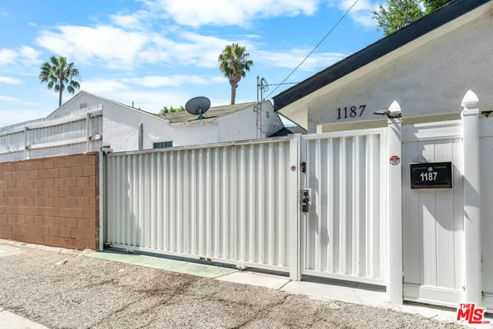 1185 Hauser Boulevard, Los Angeles, California 90019