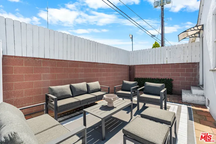 1185 Hauser Boulevard, Los Angeles, California 90019
