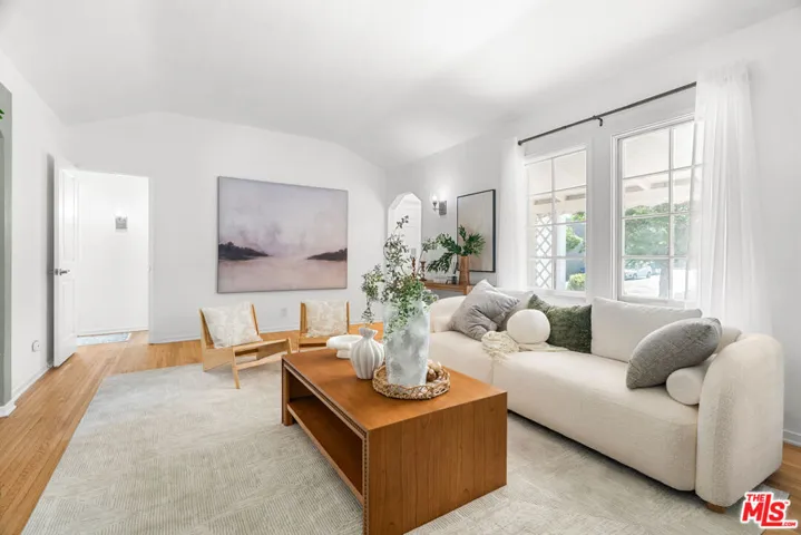 1185 Hauser Boulevard, Los Angeles, California 90019