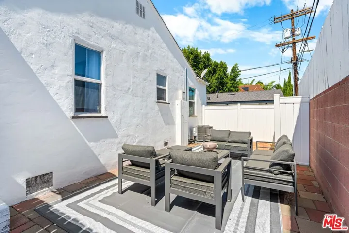1185 Hauser Boulevard, Los Angeles, California 90019